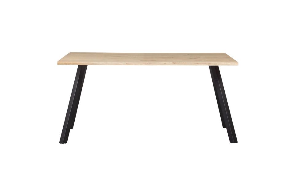 The strength and quality of solid oak, combined with the contemporary design of steel legs