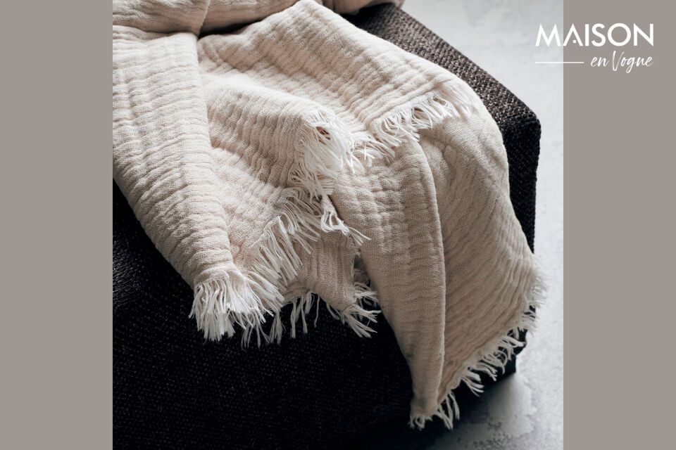 Cozy beige elegance in cotton, refined comfort at every touch.