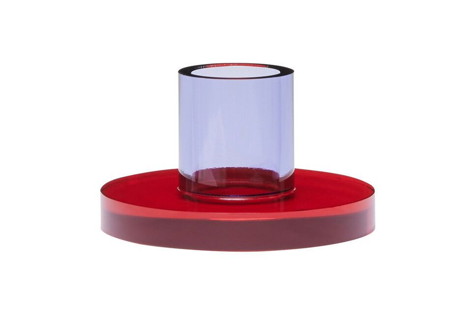 Ideal for intimate evenings or as a centerpiece on your table