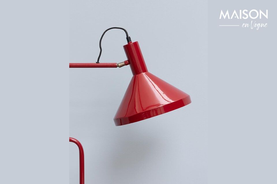 Discover the subtle charm and elegance of the Baltimore Red Metal Floor Lamp