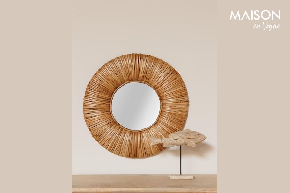 Elegance and lightness with our rattan mirror.