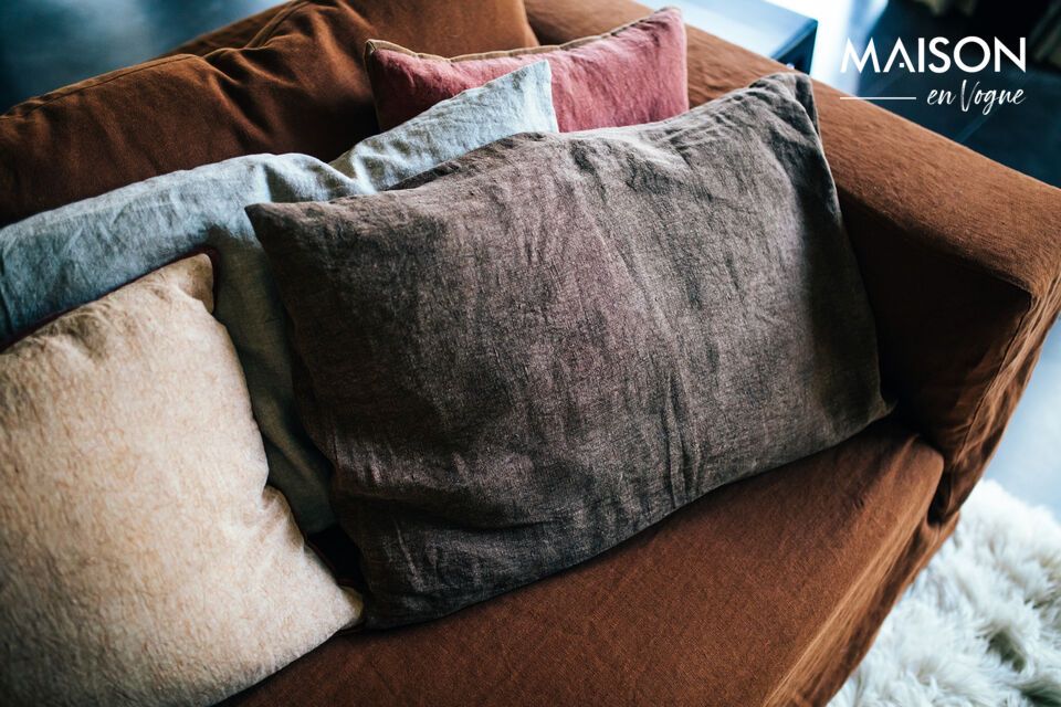 Discover elegant simplicity with our new 70x50 cm linen cushion