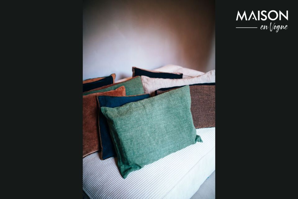 Discover the simple elegance of the Basics Green Linen Cushion