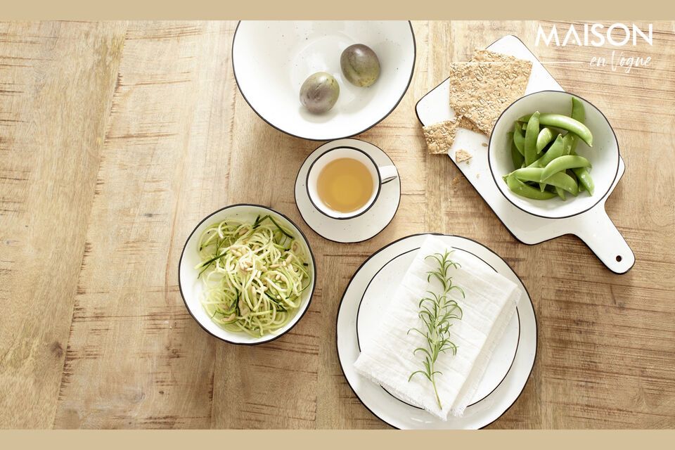 Discover timeless elegance with our Basil dinner plate, made from high-quality porcelain