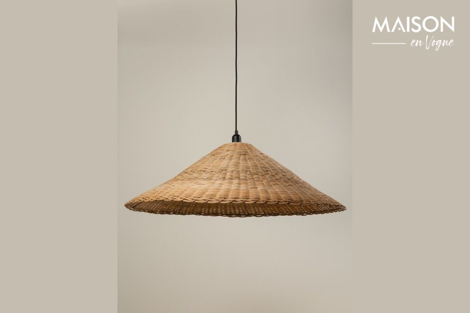 Rattan hanging lamp: natural light and elegant design.