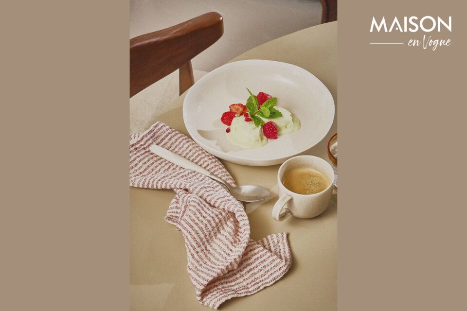 Discover elegance and finesse with our ecru porcelain soup plate