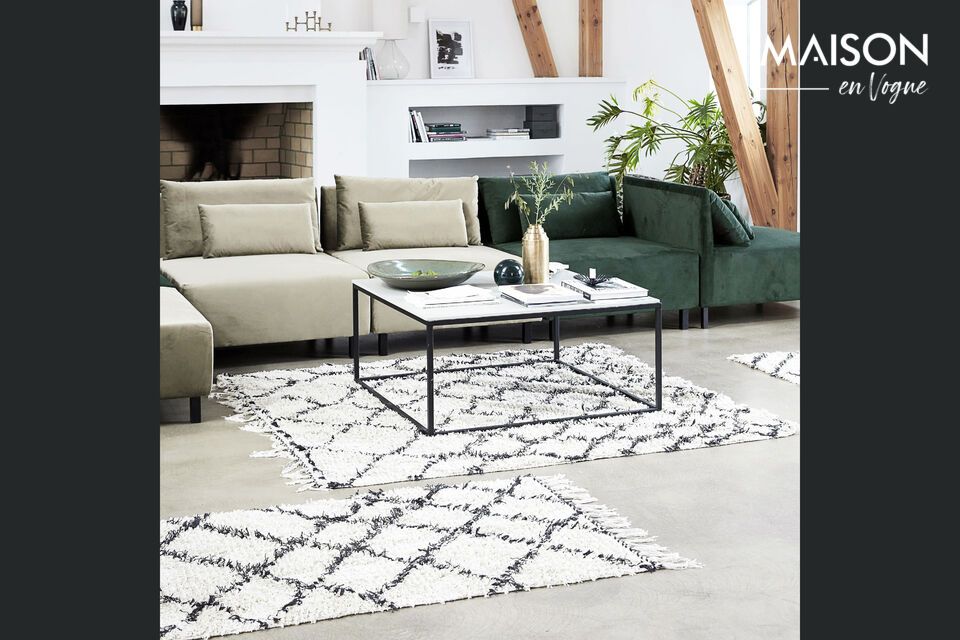 Introduce a touch of casual elegance to your home with the Zena rug