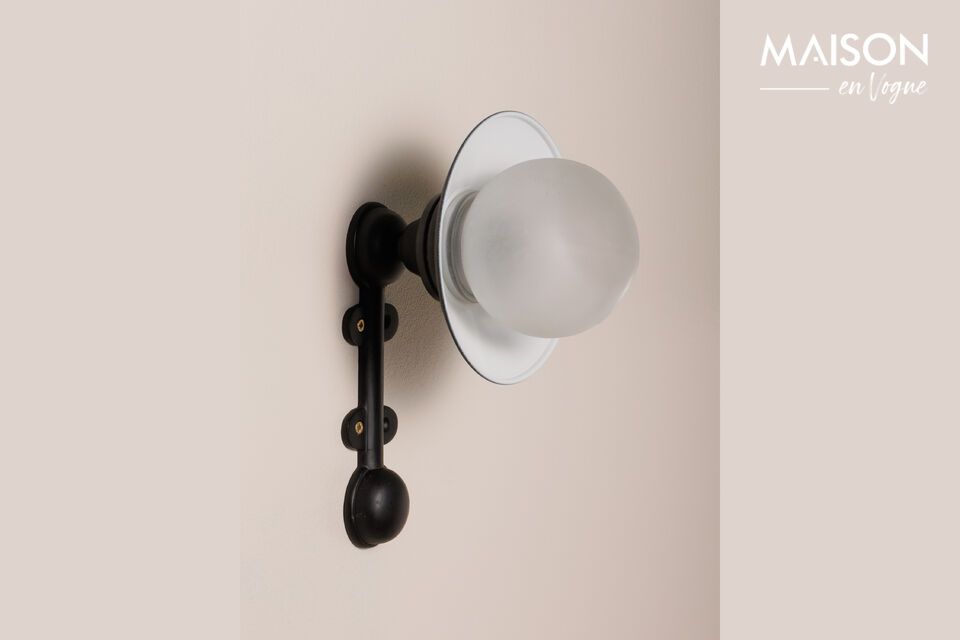 Black brass wall lamp Sentier Chehoma