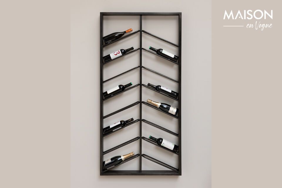 Optimize space with elegance thanks to a wall-mounted bottle holder.