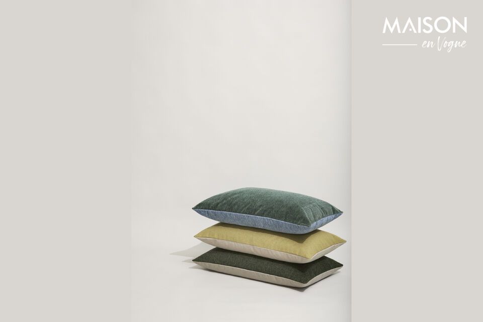 This 50 cm by 80 cm reversible cushion offers decorative flexibility and undeniable comfort