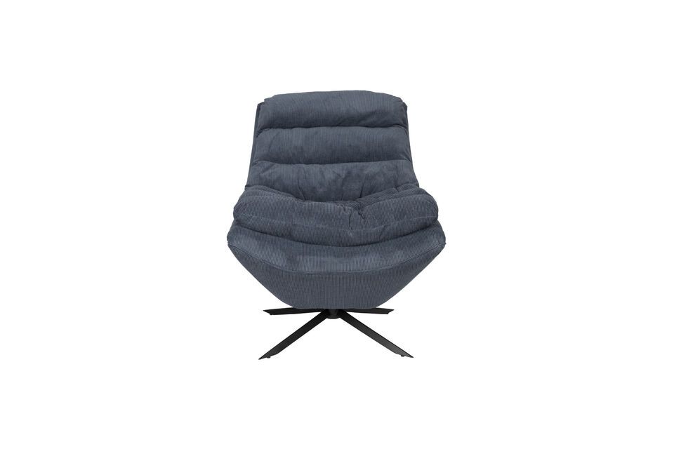 An elegant, comfortable armchair, ideal for relaxing.