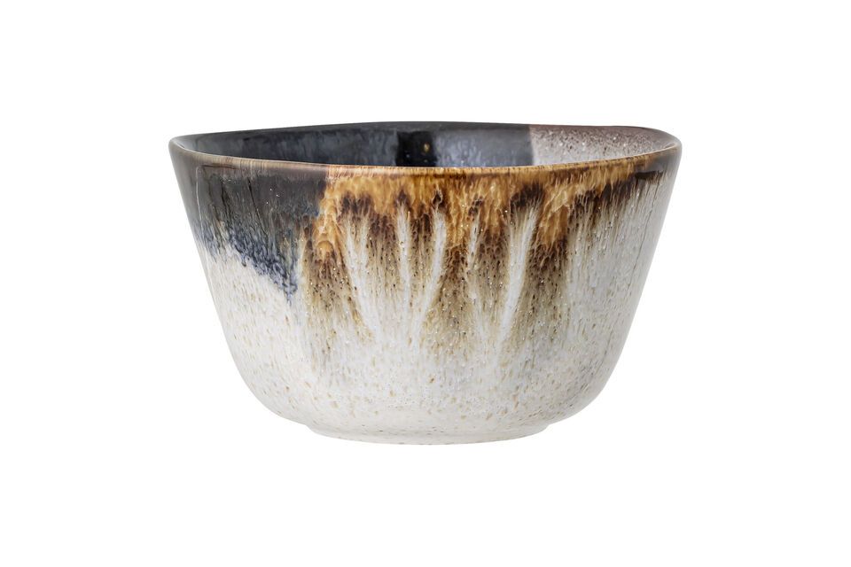 Each bowl is unique, leaving an imprint of its handcrafted character on your table