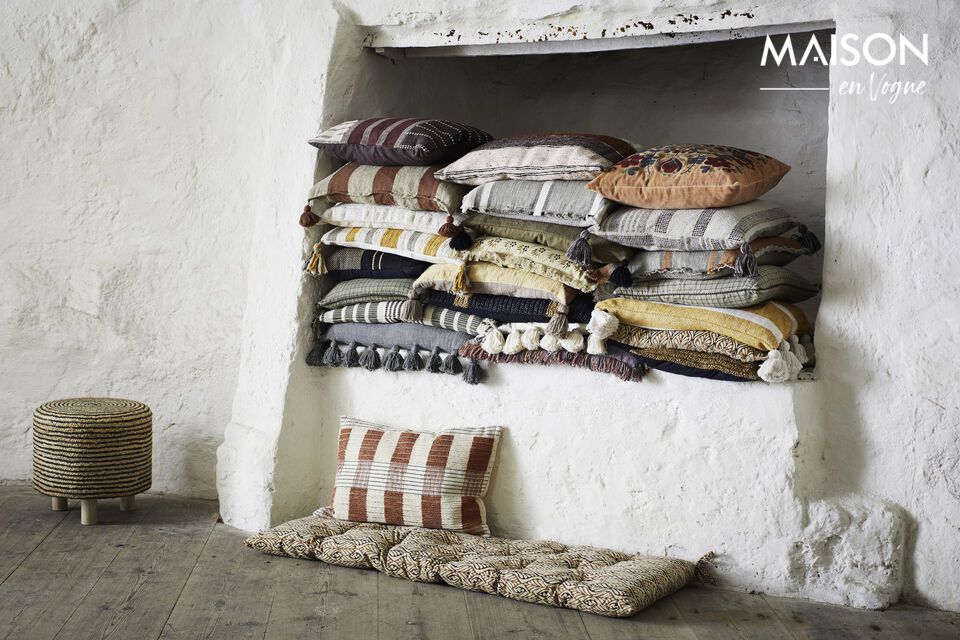 Discover the lasting beauty of our recycled cotton cushion cover