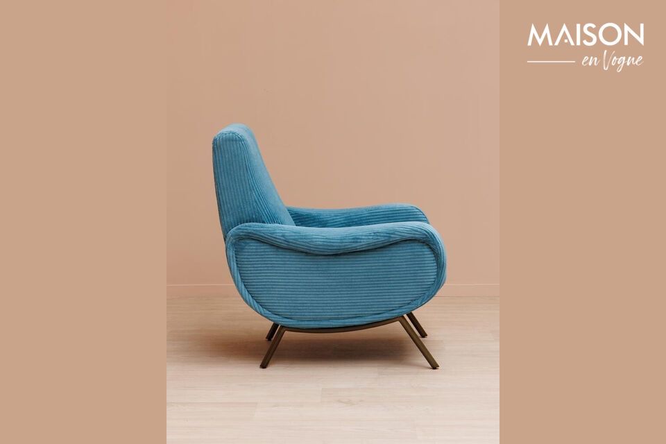 Not only does this armchair provide an ideal resting space thanks to its generous dimensions of 71