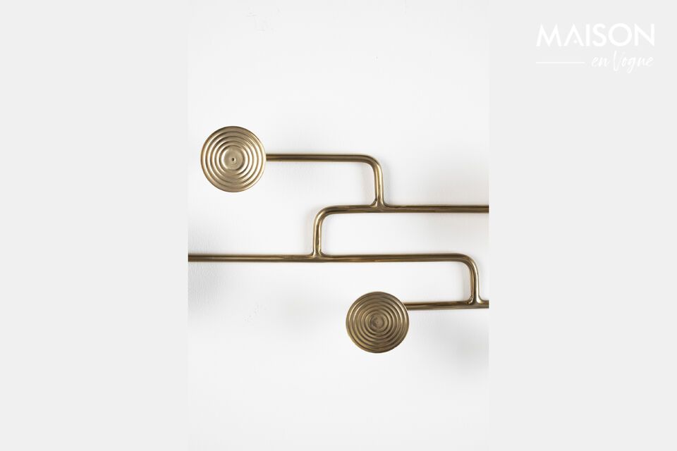 Discover the combination of functionality and aesthetics with the Hypnotising coat rack in