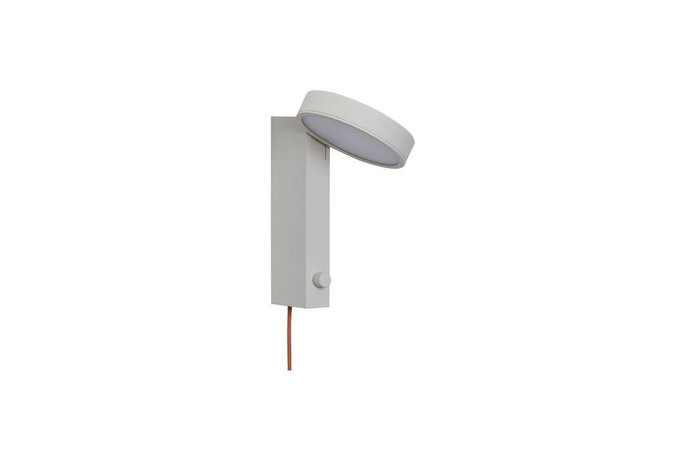 This wall sconce is perfect for spaces looking to combine functional lighting and contemporary