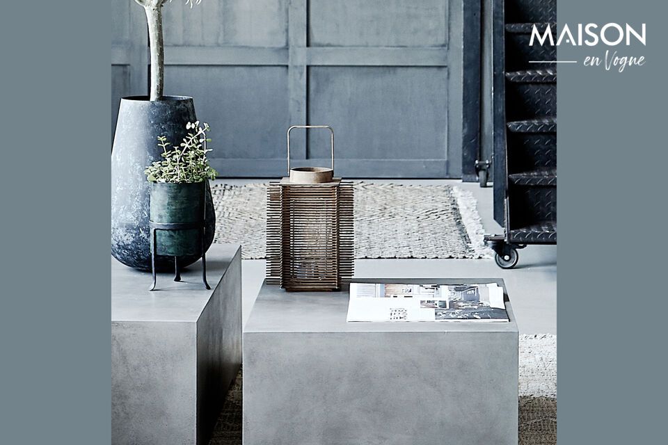 Industrial elegance in concrete for interiors and exteriors.