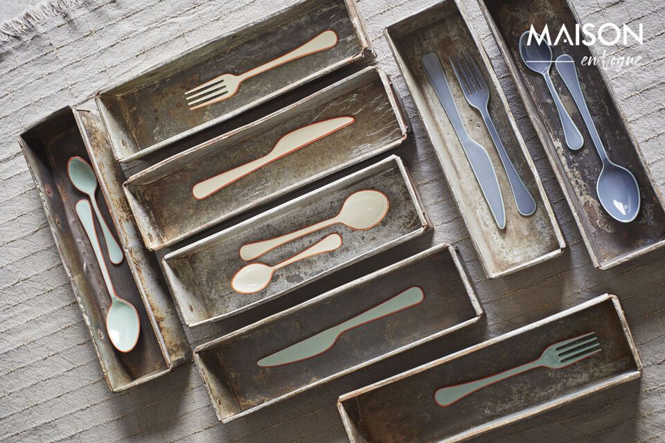 Bring a breath of fresh air to your table with our cutlery set from the Enamel collection