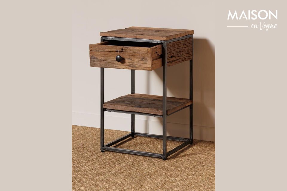 Discover an elegant and sustainable piece for your bedroom: the Reclaimed Wood Bedside Table