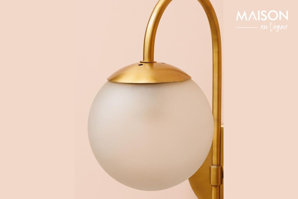 Discover the elegant simplicity of our Tablette gilded wood wall light