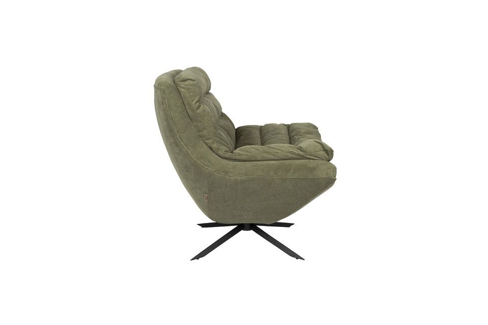 Discover comfort and modernity with our elegant fabric armchair