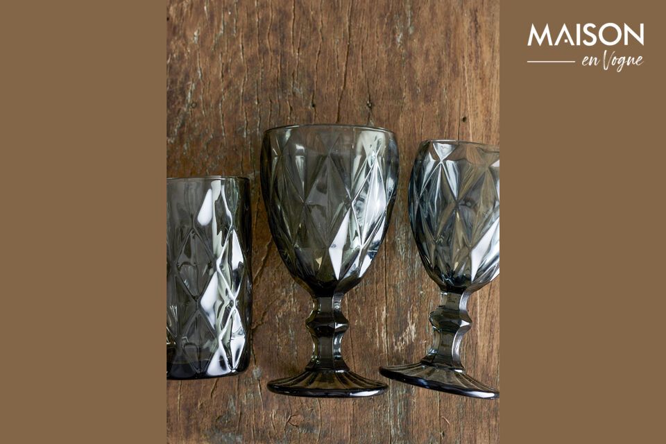 Discover the understated refinement of our Asana wine glass from the Creative Collection