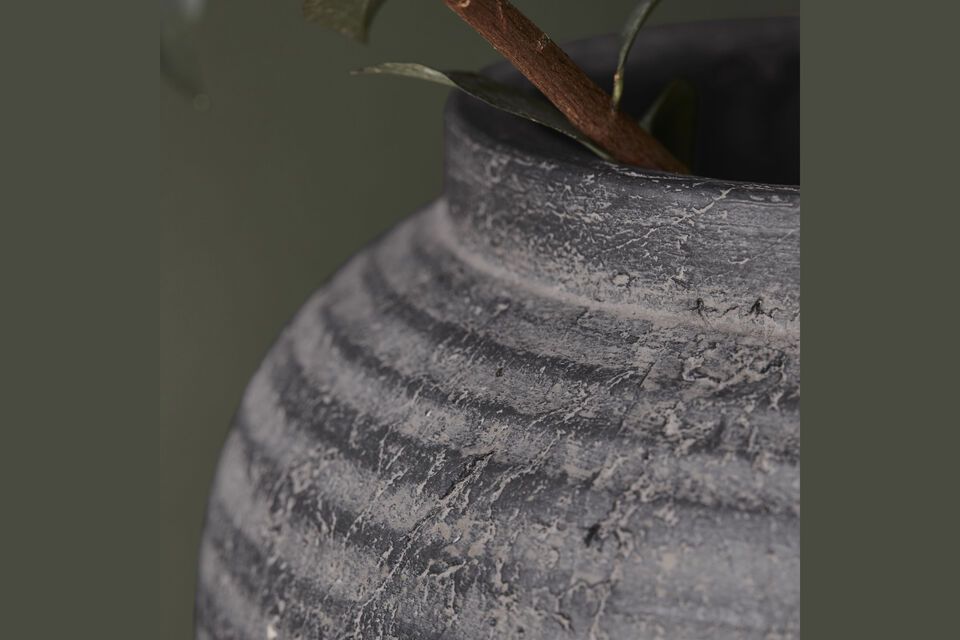 Discover our Hafa Planter, an elegant choice for incorporating nature into your decor