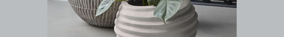 Material Details Happ white clay planter