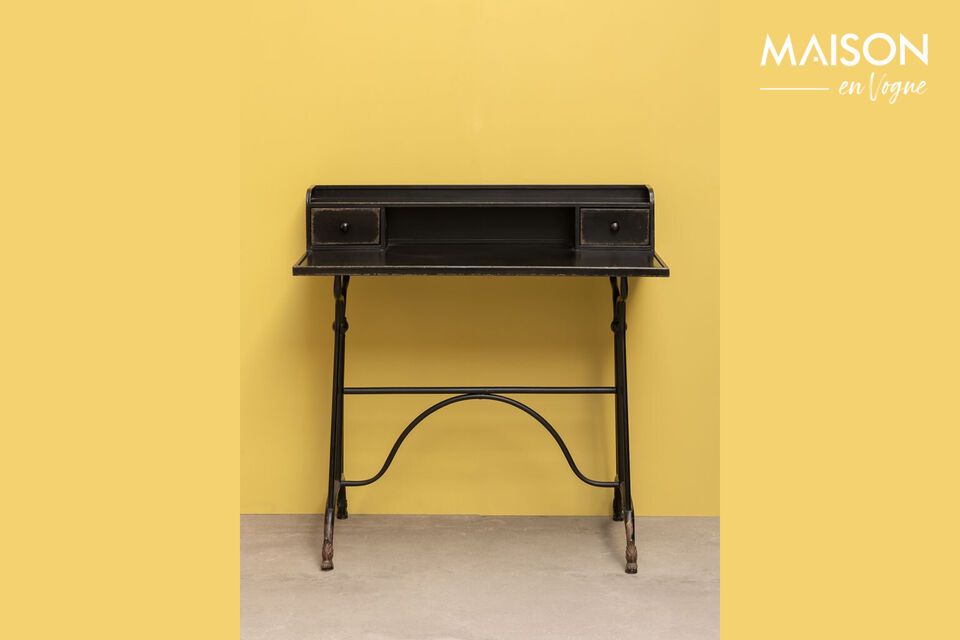 Discover the Henri black metal desk