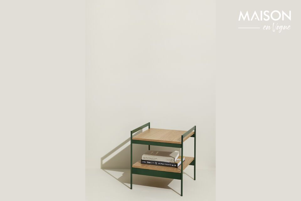 This side table combines the charm of natural wood with the freshness of green metal to create a