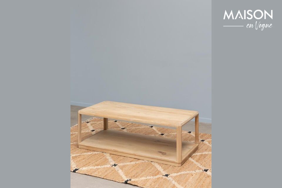 A coffee table in mango wood for lasting elegance.