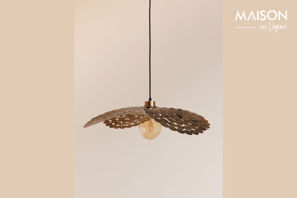 Bring style and warmth to your home with our copper-plated iron suspension.