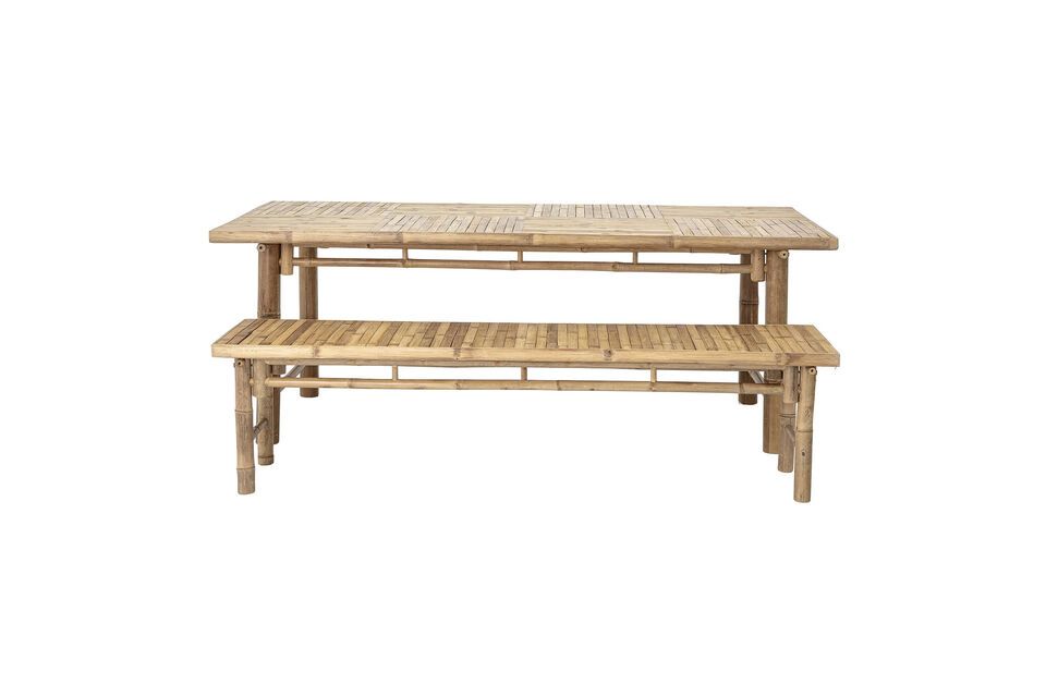 Perfect for large gatherings, the Sole table transforms every meal into a special occasion