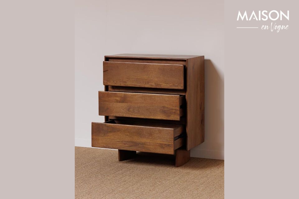 Discover the timeless charm and solid functionality of our Leeds Dark Wood Chest of Drawers