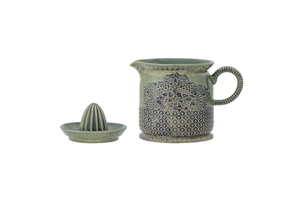 Made from high-quality stoneware with a reactive glaze