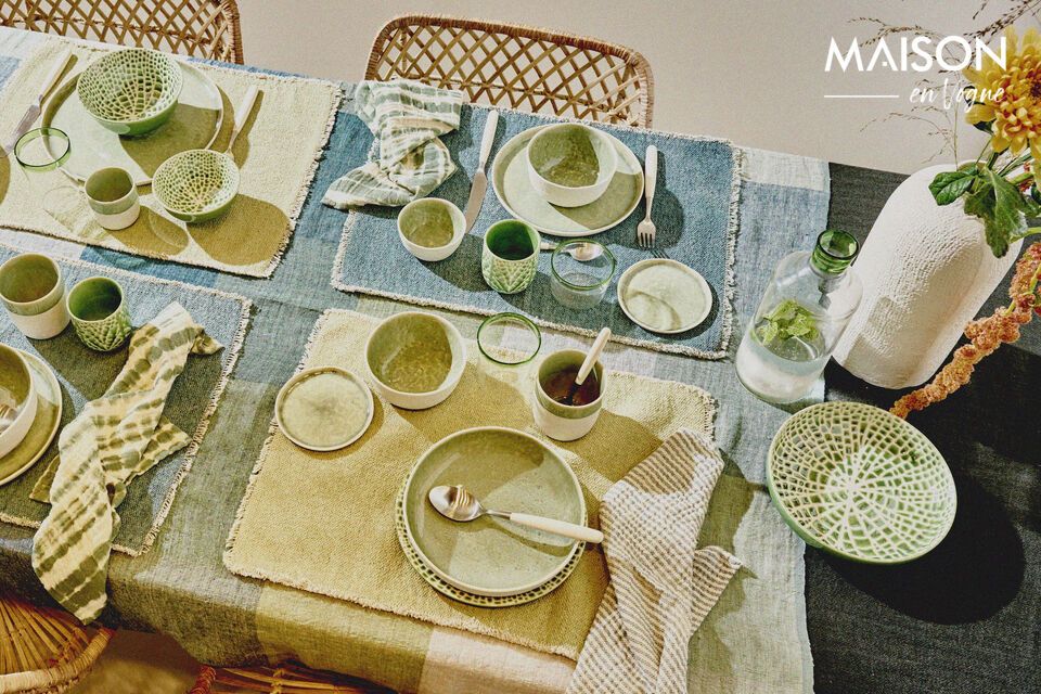 Discover the elegance and practicality of our Green Porcelain Dish, a must-have for your home