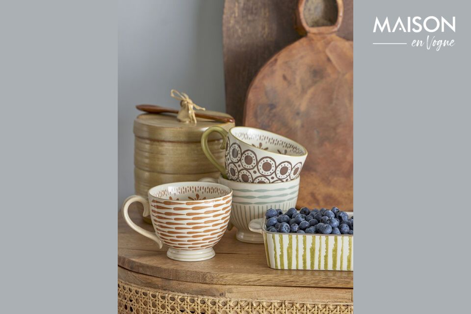 Discover the charm and elegance of the Maple blue stoneware mug