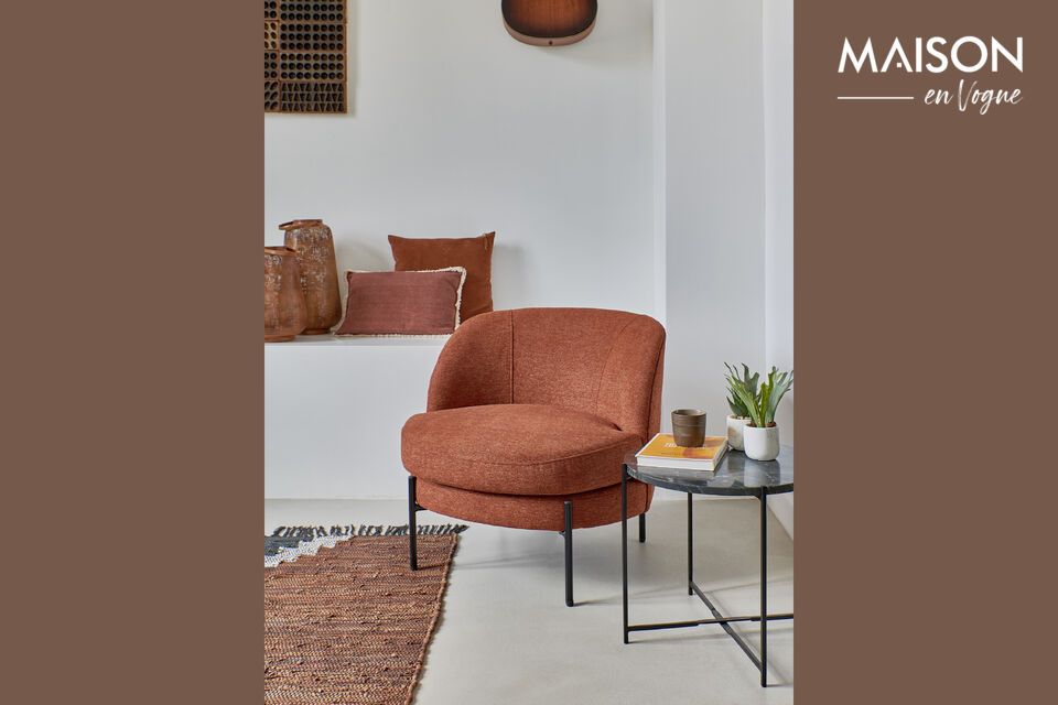 Miles armchair: elegance and comfort in brick color.