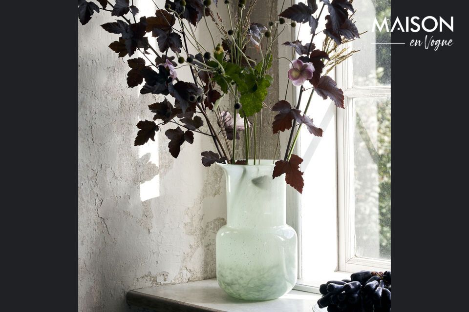 Bring spring into your home with elegance and lightness.