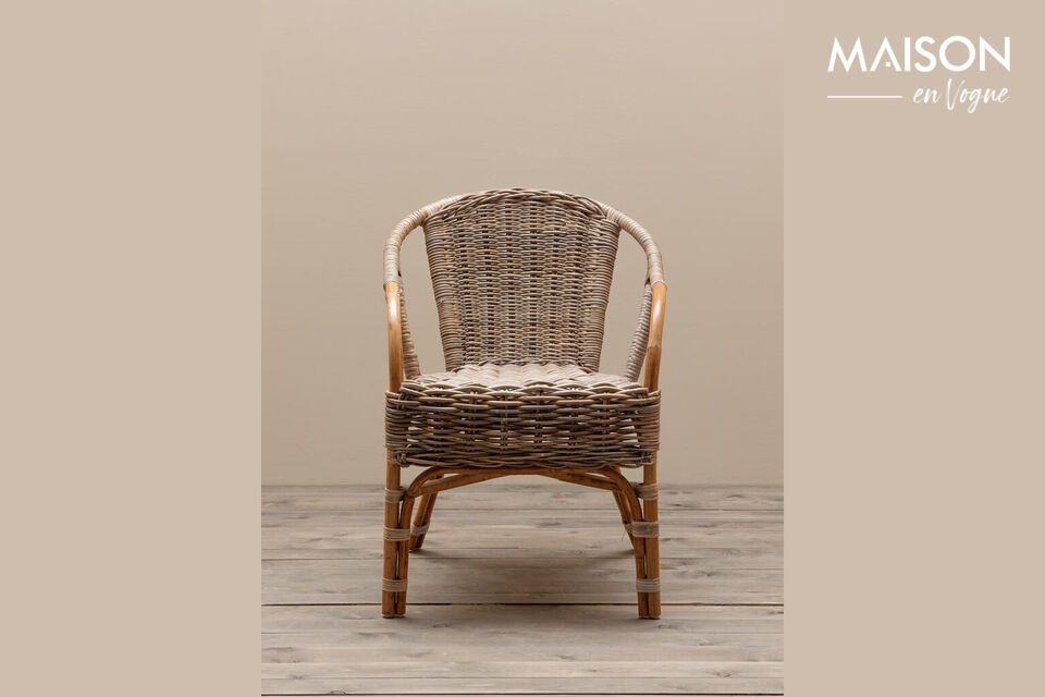 Integrate elegance and comfort with our rattan chair.