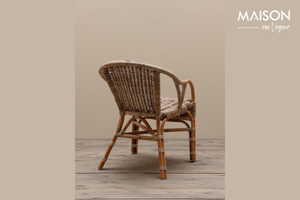 Discover the timeless charm and sturdiness of rattan with our Moorea chair