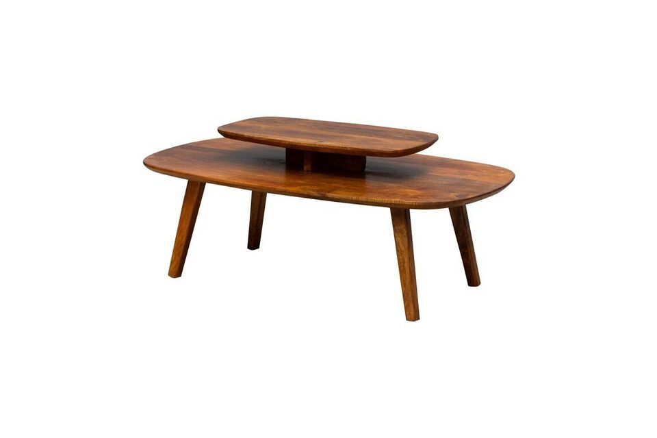 Its sober design and clean lines make this coffee table an excellent choice for anyone seeking to