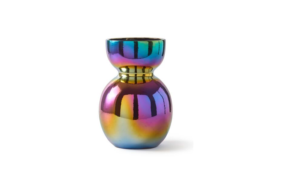 The Boolb Vase is the perfect choice for those looking to enrich their decor with elegance and