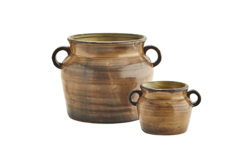 Bring a subtle touch of color to your home with our new Peachy mustard stoneware planter