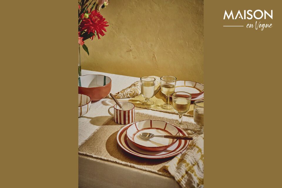 Its deep rust color adds a touch of warmth to your table