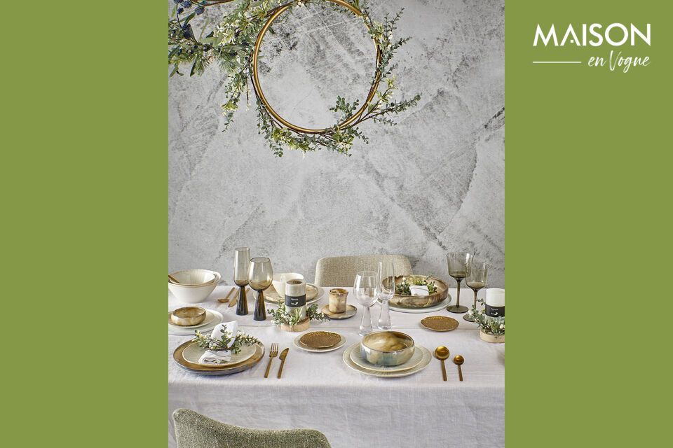 Discover the timeless elegance of our Mysa dinner plate, crafted from high-quality porcelain