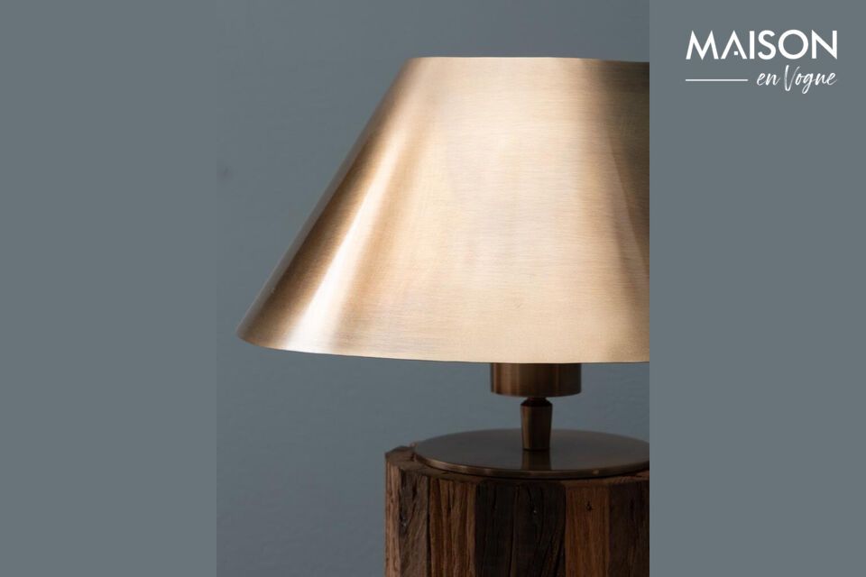 Made from recycled wood, this lamp combines ecological responsibility with contemporary aesthetics