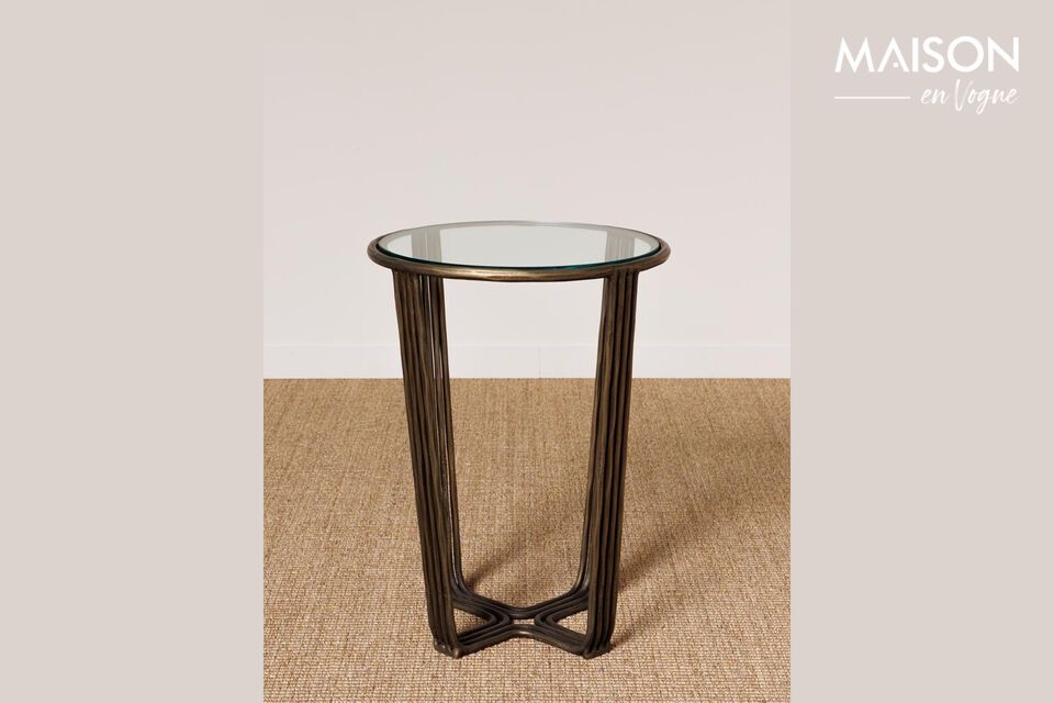 Elegant, sturdy side table in copper-iron.