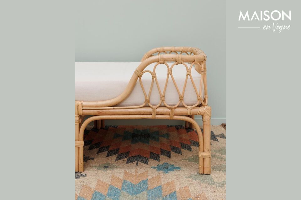 Discover timeless elegance and comfort with our Beige Rattan Bench