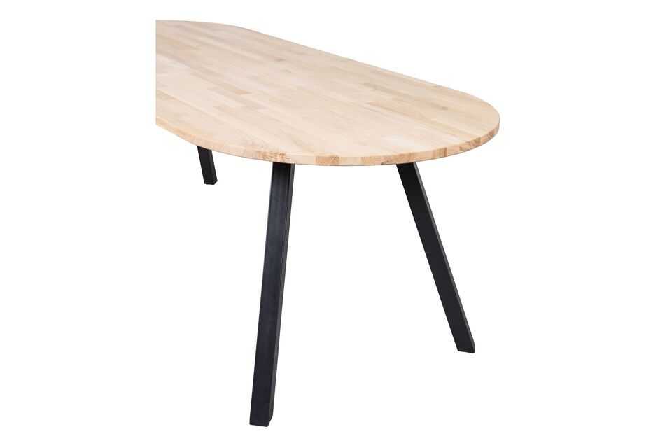 The height of the table is 75 cm, the length is 220 cm and the width is 90 cm